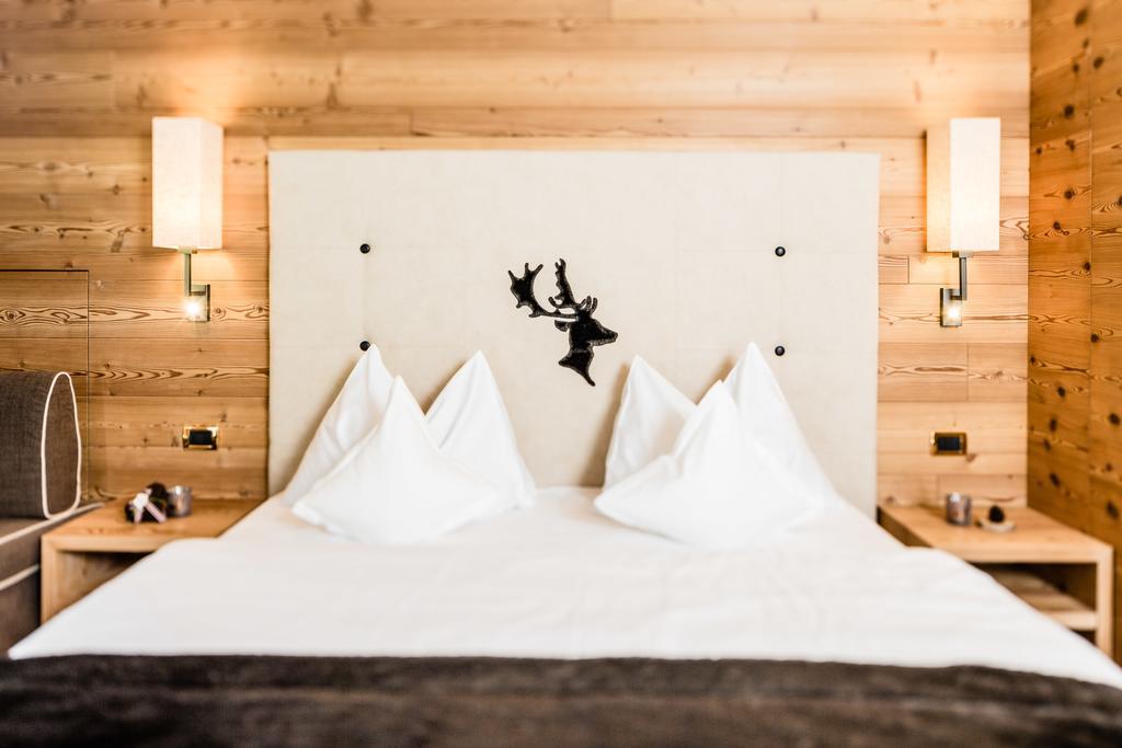 Hotel Dorfer Alpine&Charming Selva di Val Gardena Phòng bức ảnh